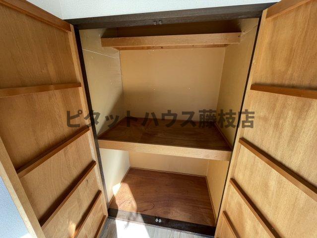 島田市船木アパート 収納