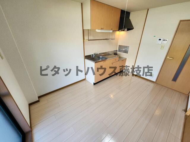 島田市井口アパート リビング