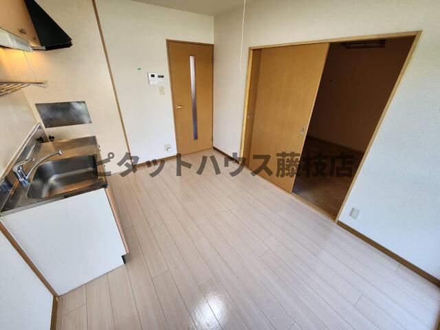 島田市井口アパート リビング