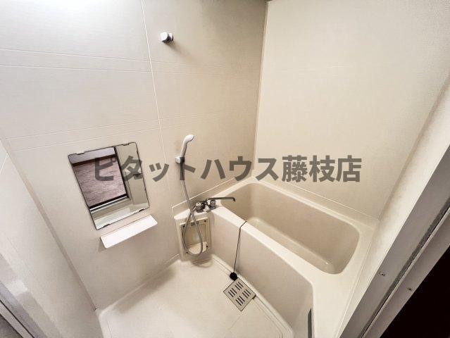 焼津市三ケ名アパート バス／シャワー