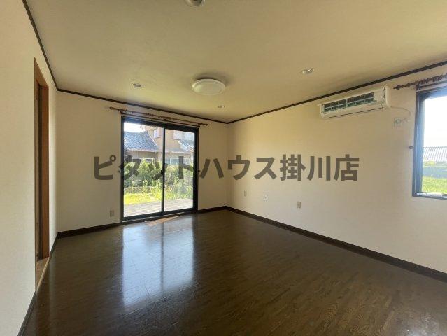 磐田市福田中島一戸建 リビング