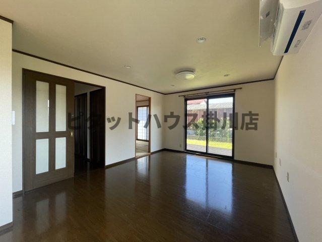 磐田市福田中島一戸建 リビング