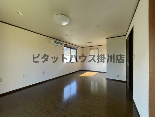 磐田市福田中島一戸建 リビング