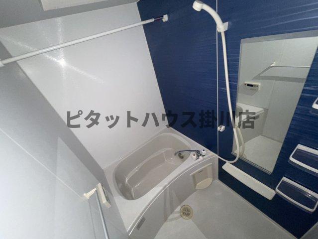 磐田市上岡田アパート バス／シャワー