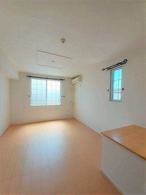 袋井市川井アパート リビング