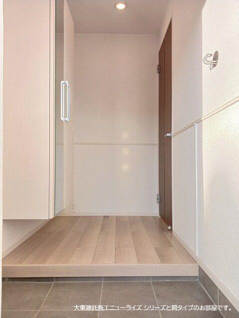 掛川市小鷹町アパート 玄関