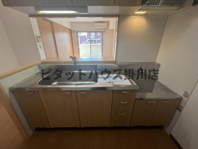 掛川市長谷マンション キッチン