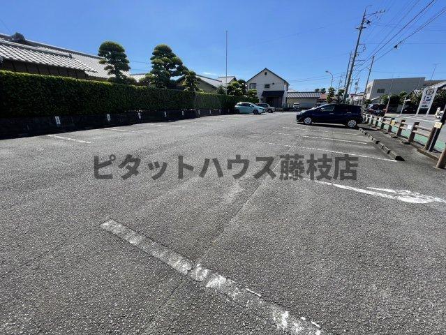 焼津市焼津マンション 駐車場
