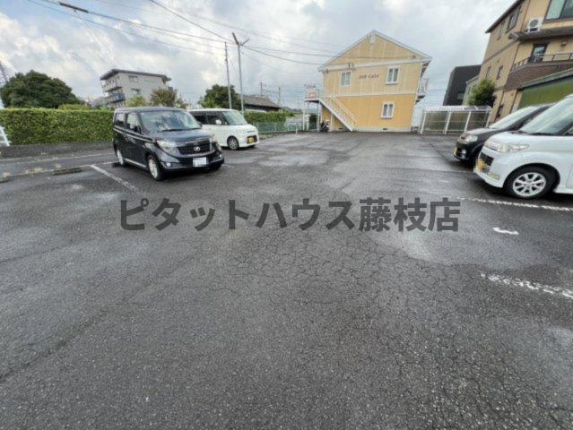 焼津市五ケ堀之内アパート 駐車場