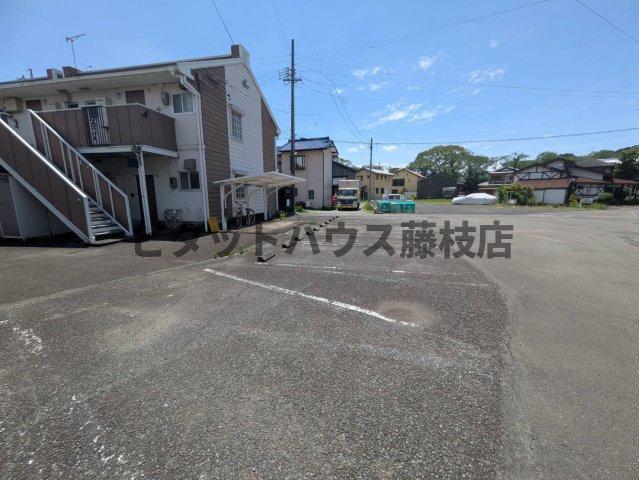藤枝市茶町アパート 駐車場