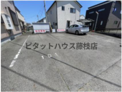 焼津市三右衛門新田アパート 駐車場