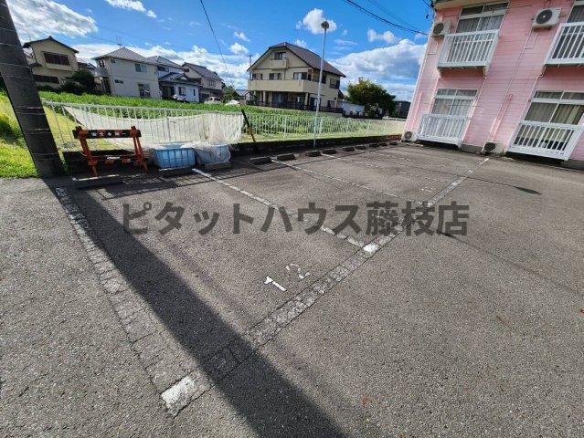 焼津市中新田アパート 駐車場