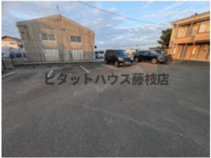 牧之原市細江アパート 駐車場