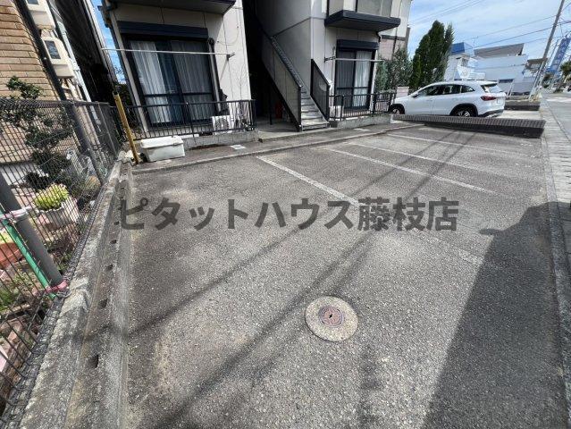 焼津市焼津アパート 駐車場