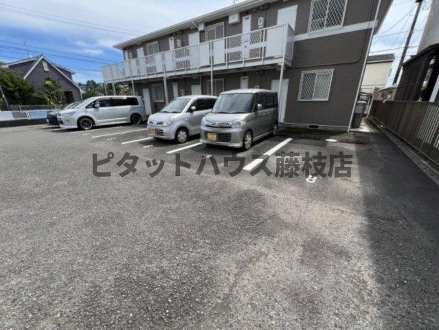 焼津市中里アパート 駐車場