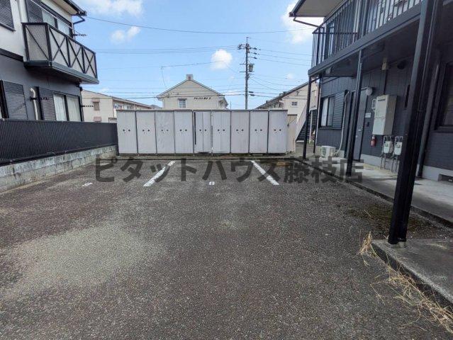藤枝市瀬古アパート 駐車場