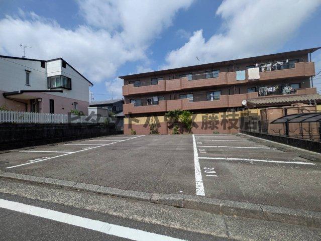 藤枝市南駿河台マンション 駐車場