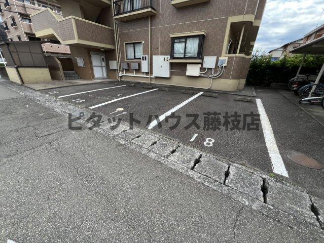 焼津市焼津マンション 駐車場