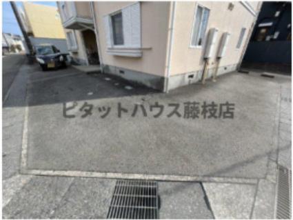 焼津市西小川アパート 駐車場