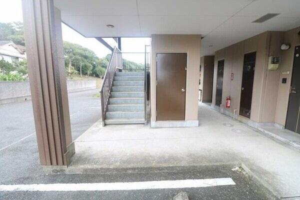 御前崎市塩原新田マンション エントランス