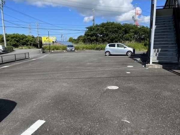 御前崎市佐倉アパート 駐車場