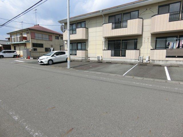 掛川市緑ケ丘アパート 駐車場