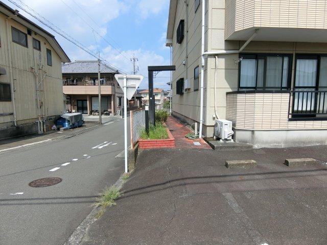 掛川市緑ケ丘アパート 駐車場