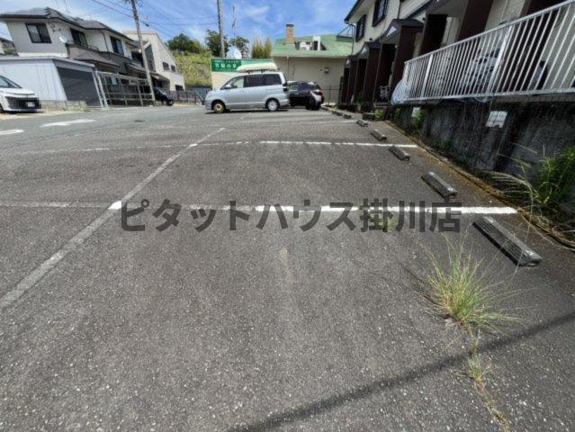 掛川市宮脇アパート 駐車場