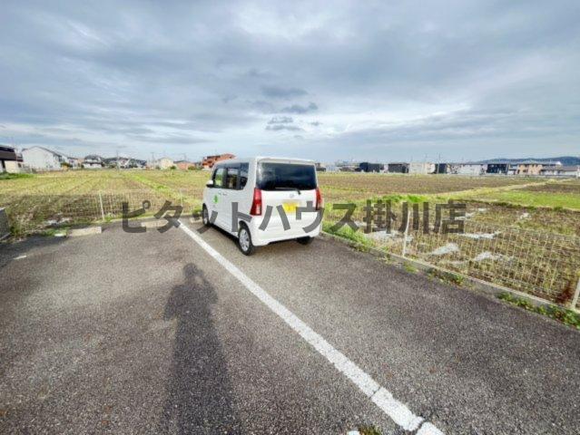 掛川市富部アパート 駐車場