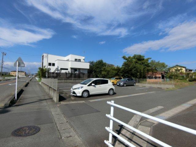 菊川市加茂マンション 駐車場