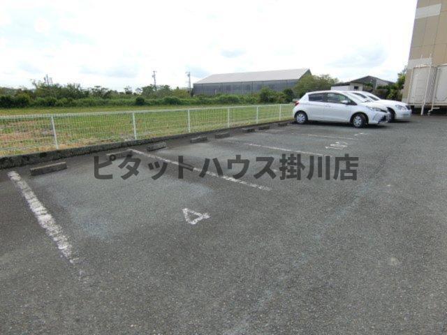 掛川市富部マンション 駐車場