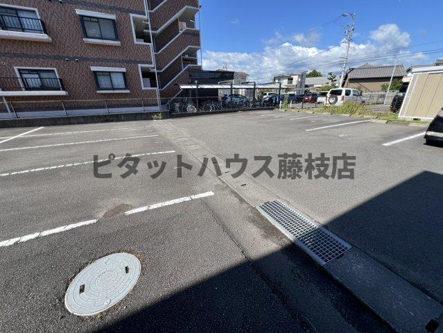 焼津市五ケ堀之内アパート 駐車場