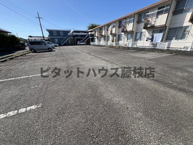 焼津市三和アパート 駐車場