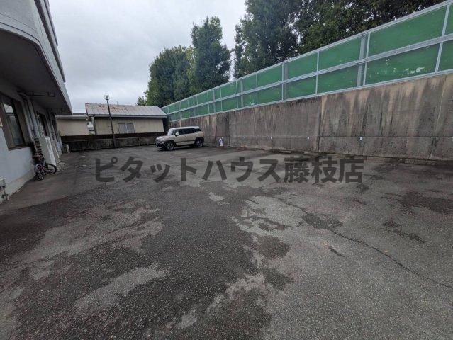 藤枝市前島マンション 駐車場