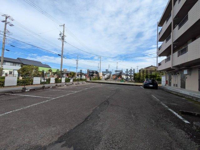 菊川市加茂マンション 駐車場