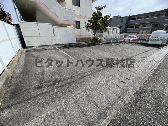 焼津市大村マンション 駐車場