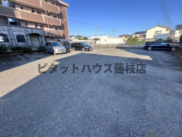 焼津市下小田アパート 駐車場