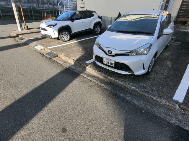 掛川市青葉台アパート 駐車場