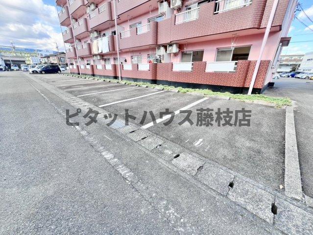 焼津市西焼津マンション 駐車場