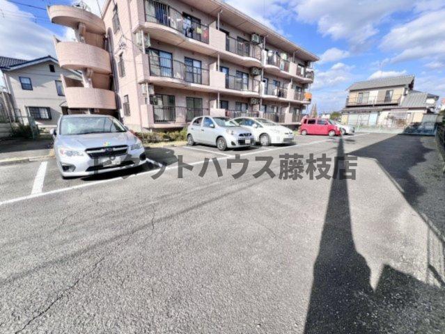 焼津市三ケ名マンション 駐車場
