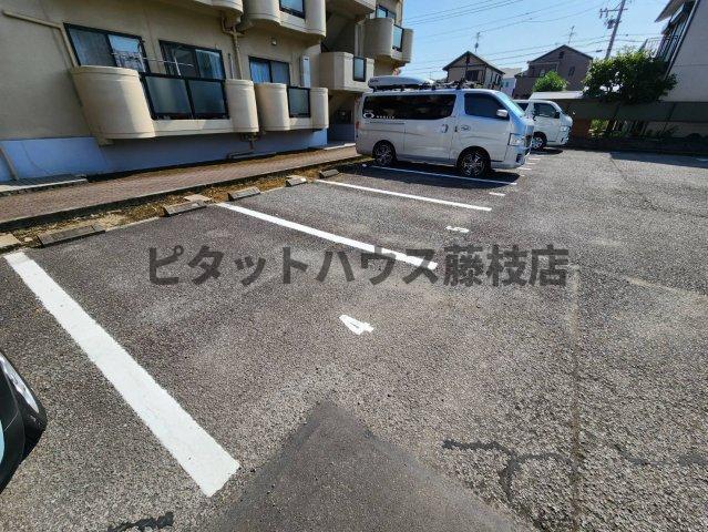 焼津市下小田アパート 駐車場