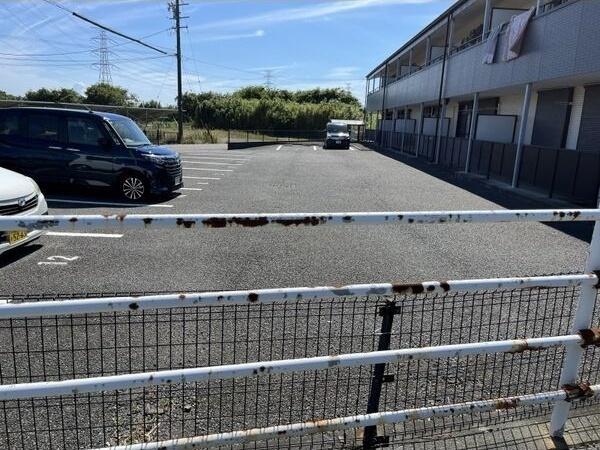 御前崎市佐倉アパート 駐車場