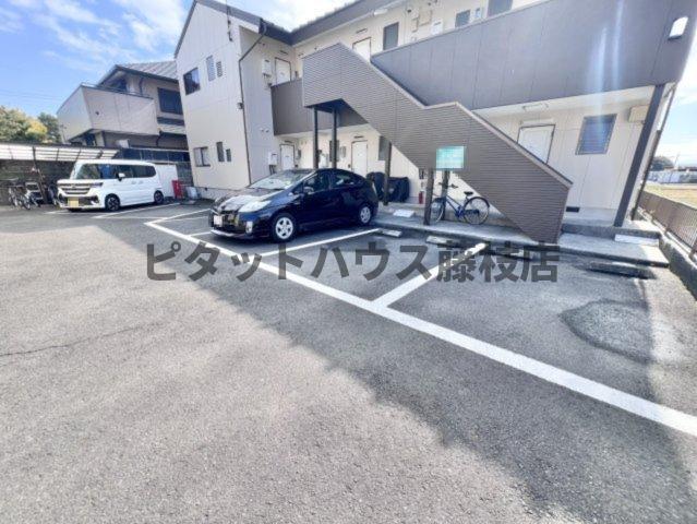 ヴィラミールA（202） 駐車場