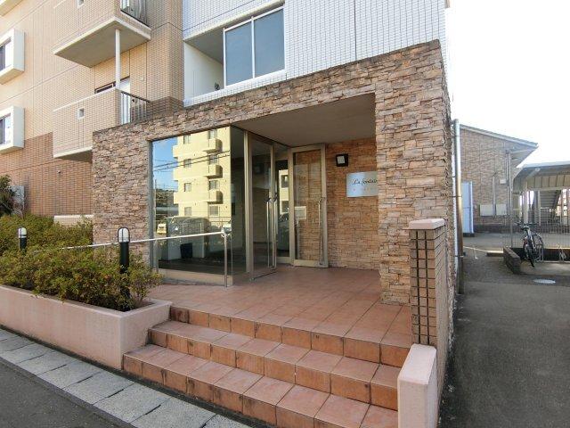 袋井市愛野東マンション エントランス