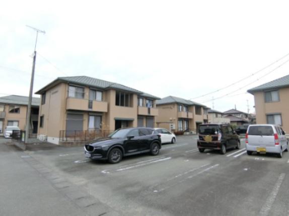 袋井市上山梨アパート 駐車場