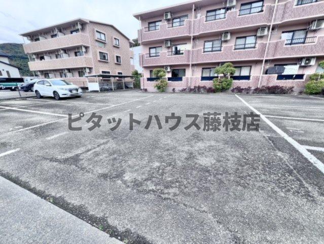 島田市岸町マンション 駐車場