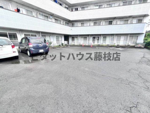 焼津市上小杉アパート 駐車場