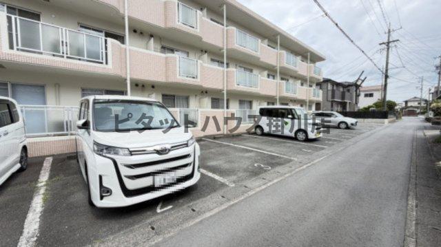 掛川市二瀬川マンション 駐車場