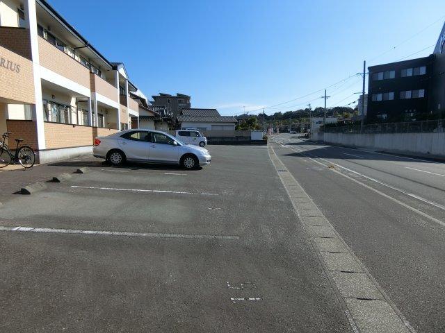掛川市長谷アパート 駐車場