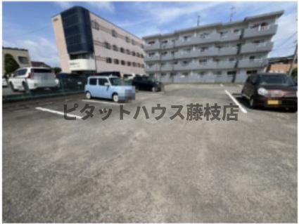 焼津市三ケ名マンション 駐車場